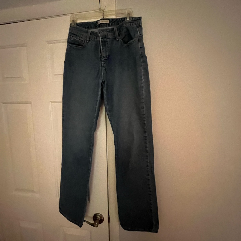 Lee women’s slender secret 
Straight Fit Blue Jeans
28 waist 
42 long